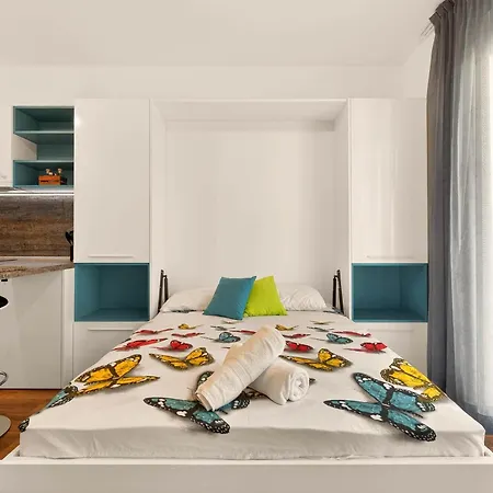 Didi's Stylish - Seaview & Pool Backyard ヴァルナ