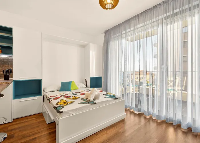 アパート Didi's Stylish - Seaview & Pool Backyard