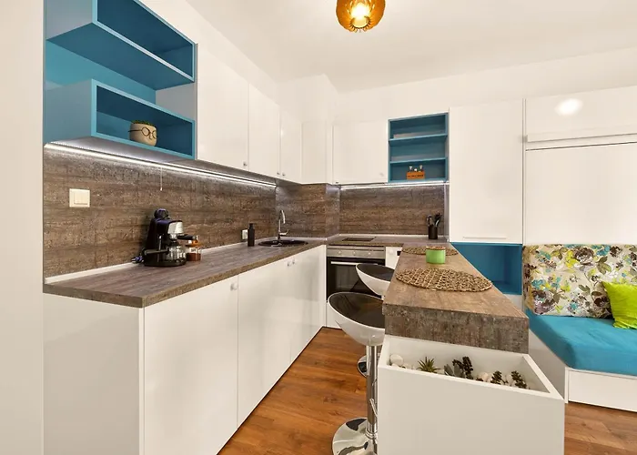 アパート Didi's Stylish - Seaview & Pool Backyard ヴァルナ