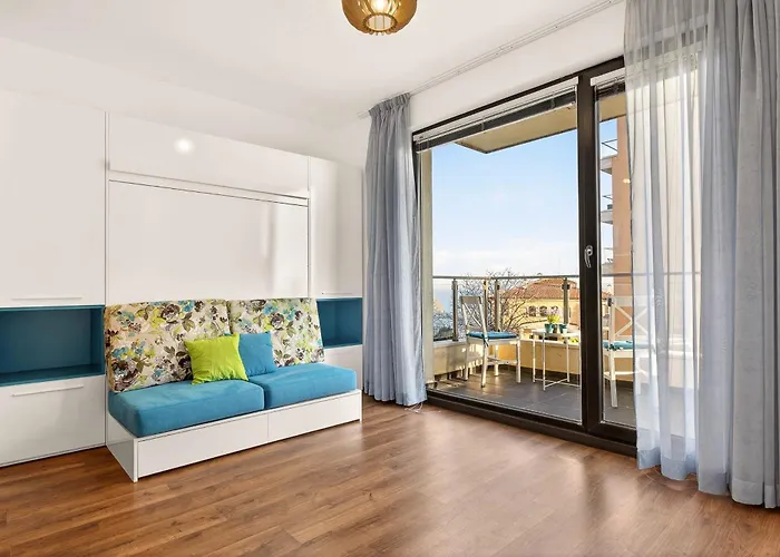 アパート Didi's Stylish - Seaview & Pool Backyard ヴァルナ