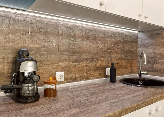 Didi's Stylish - Seaview & Pool Backyard ヴァルナ