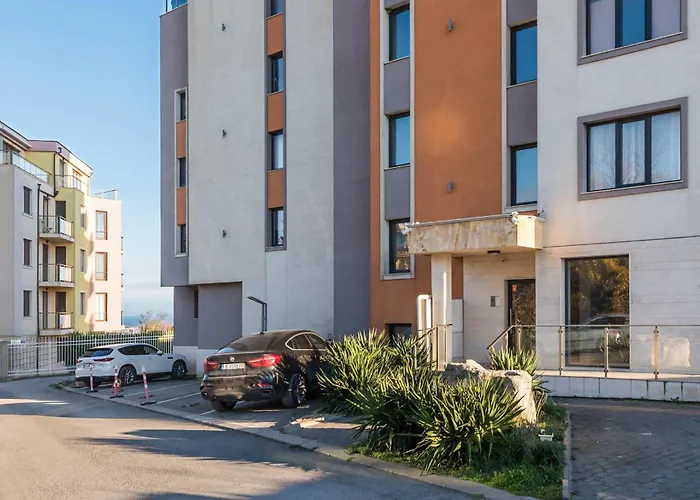 Didi's Stylish - Seaview & Pool Backyard アパート ヴァルナ