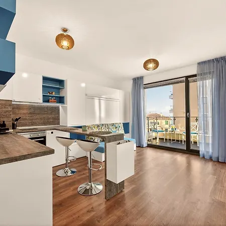Blue Mirage - Seaview & Pool Backyard Varna