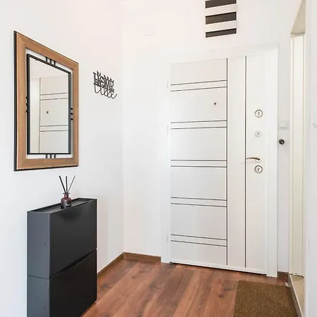 Didi's Stylish - Seaview & Pool Backyard * 瓦爾納