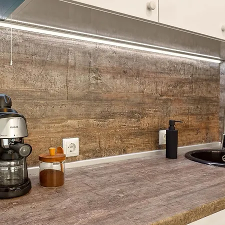 Didi's Stylish - Seaview & Pool Backyard 瓦爾納